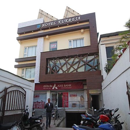 Oyo 8132 Hotel Kukreja Dehradun Buitenkant foto