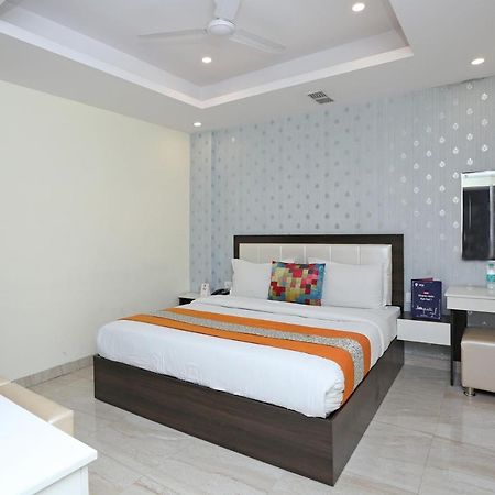 Oyo 8132 Hotel Kukreja Dehradun Buitenkant foto