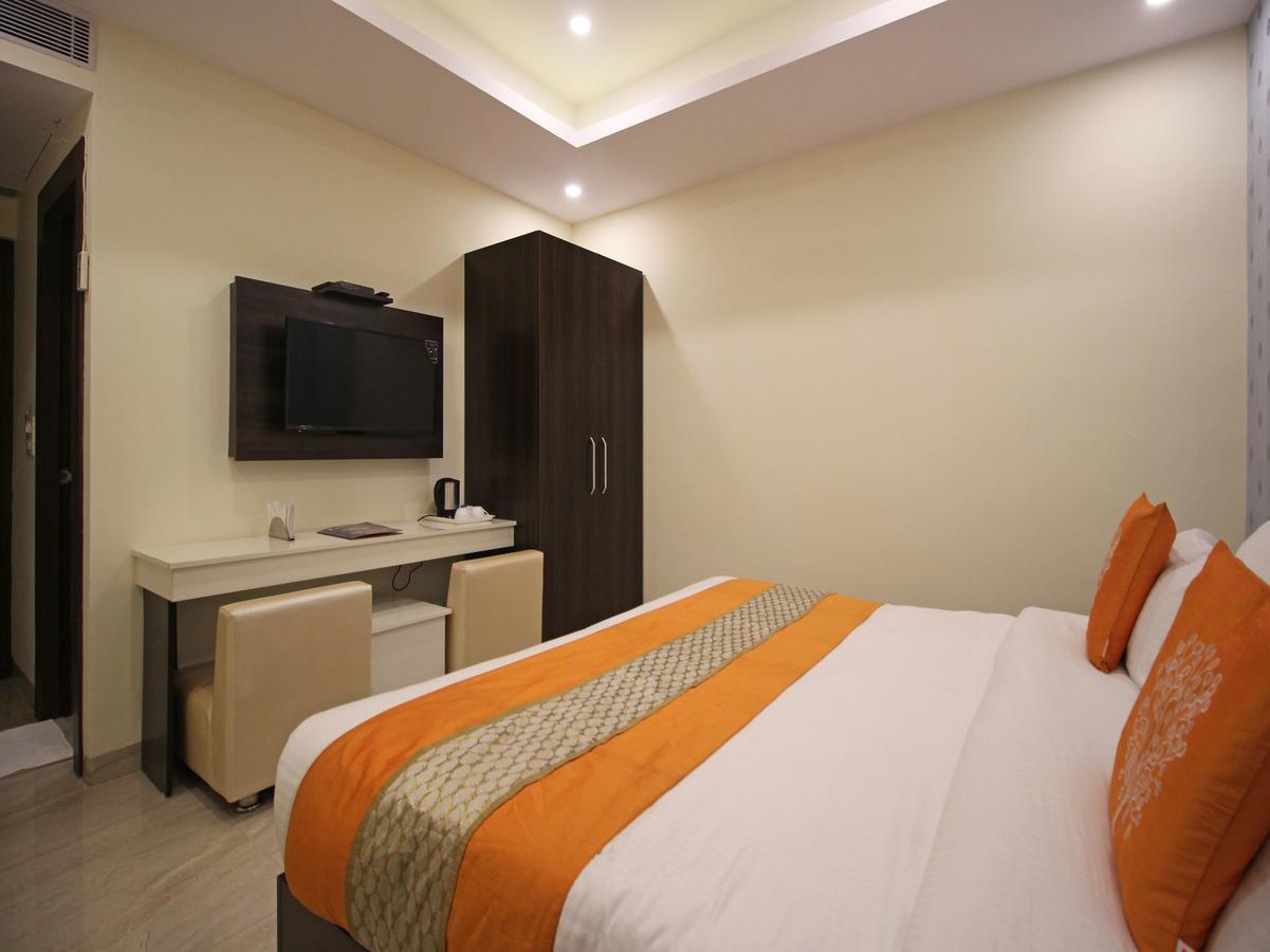 Oyo 8132 Hotel Kukreja Dehradun Buitenkant foto