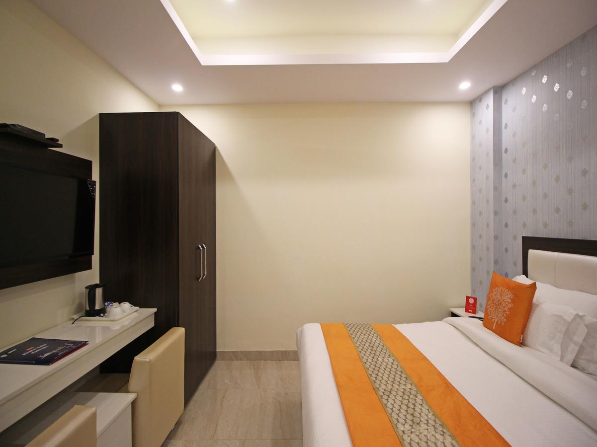 Oyo 8132 Hotel Kukreja Dehradun Buitenkant foto