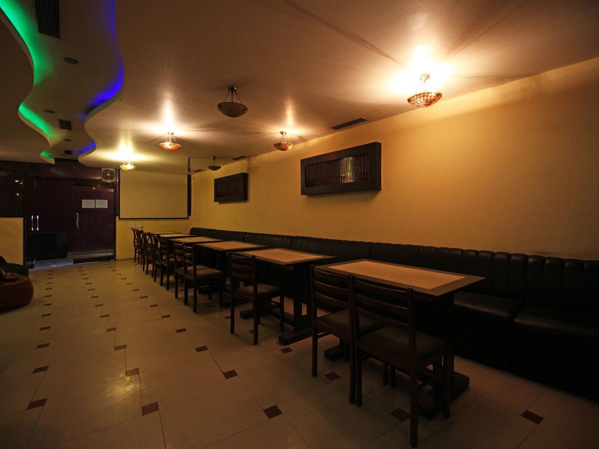 Oyo 8132 Hotel Kukreja Dehradun Buitenkant foto