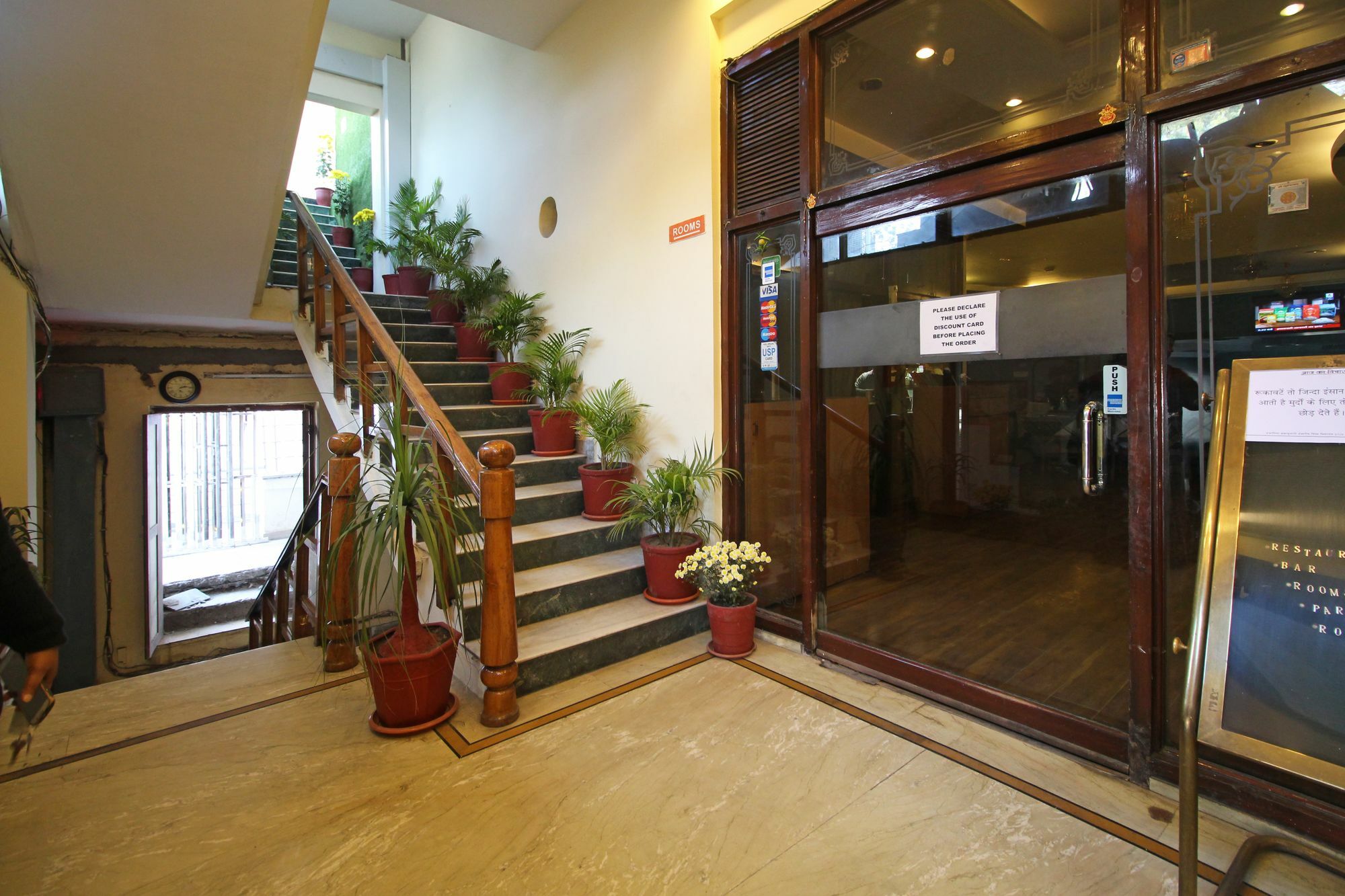 Oyo 8132 Hotel Kukreja Dehradun Buitenkant foto