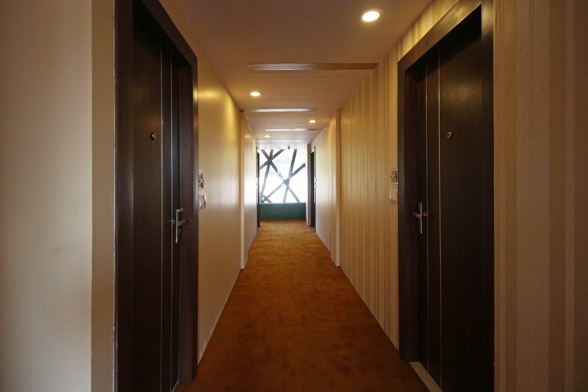 Oyo 8132 Hotel Kukreja Dehradun Buitenkant foto